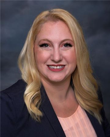 Laura Leon, MD